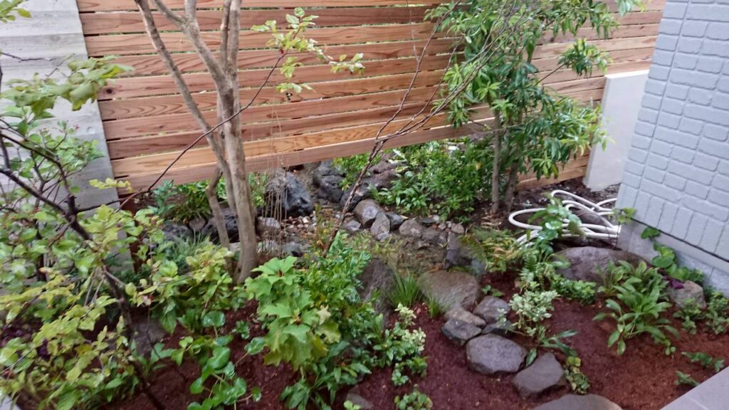 商業施設 エントランス植栽工事