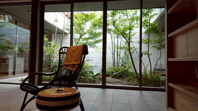 ここにキャプションが表示されます